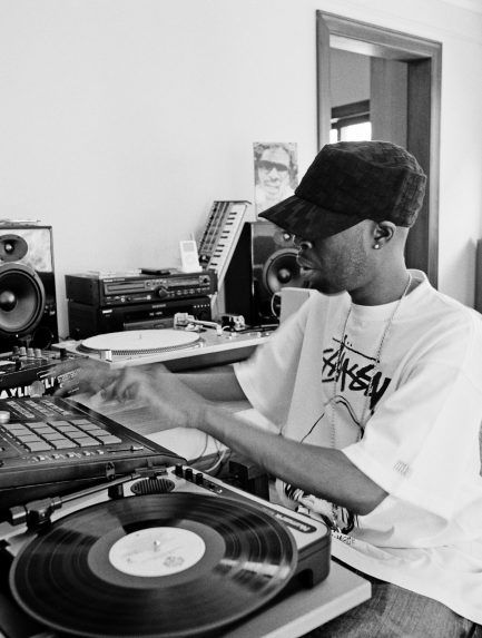The Soul in the Sampler: The Unquantized Genius of J Dilla | wavypack®